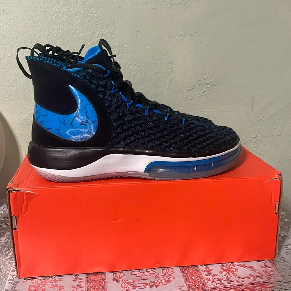 NIKE ALPHADUNK